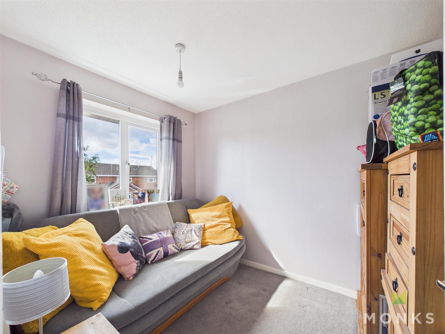 77 Balmoral Crescent, Oswestry, SY11 2XH For Sale